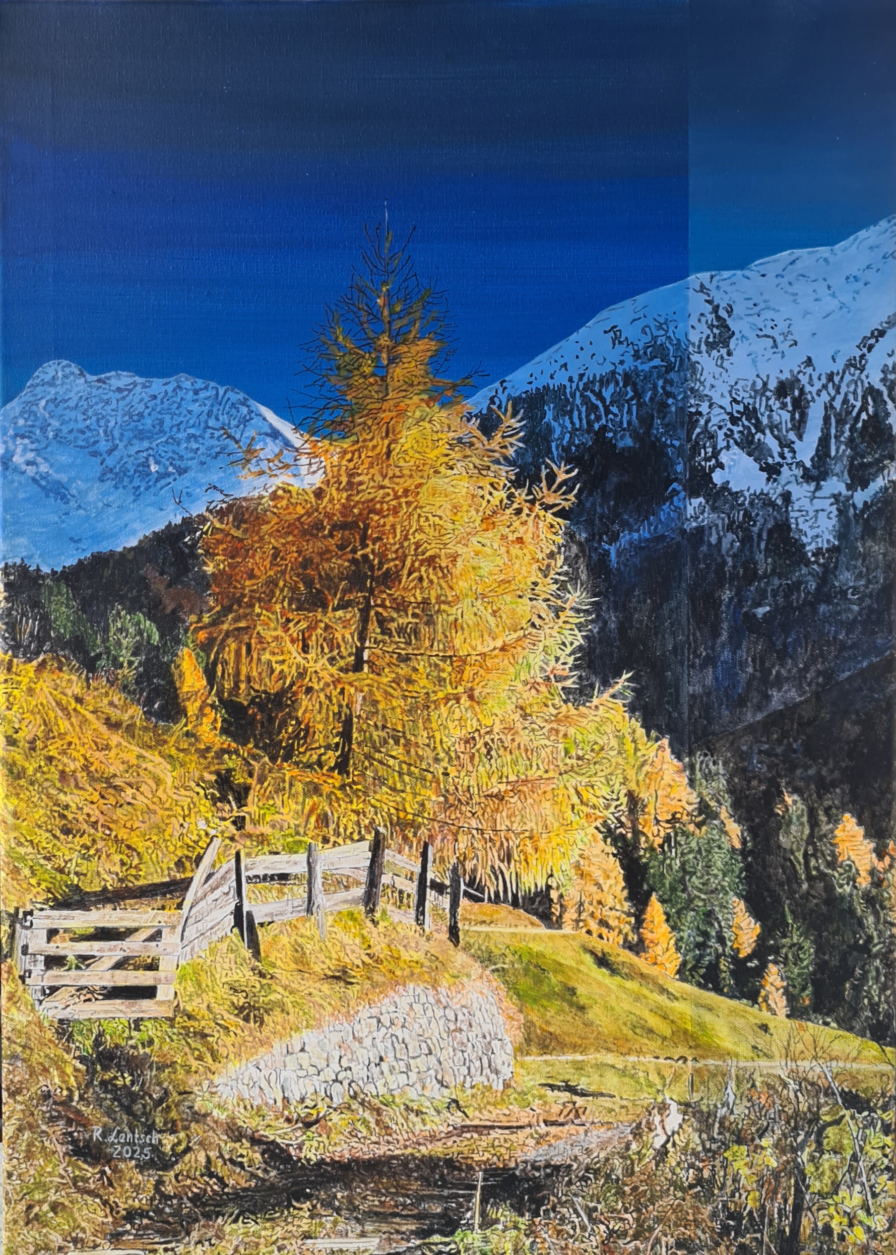 Das Acrylgemälde hat der Rieder Künstler Reinhard Lentsch 2025 auf einer 50 x 80 cm großen Leinwand gemalt. Es zeigt eine spätherbstliche Hochgebirgslandschaft in Brauneben am Kaunerberg mit einer typisch für diese Zeit eingefärbten und golden glänzenden Lärche vor dem Hintergrund der schneebedeckten Watzespitze unter tiefblauem Himmel.